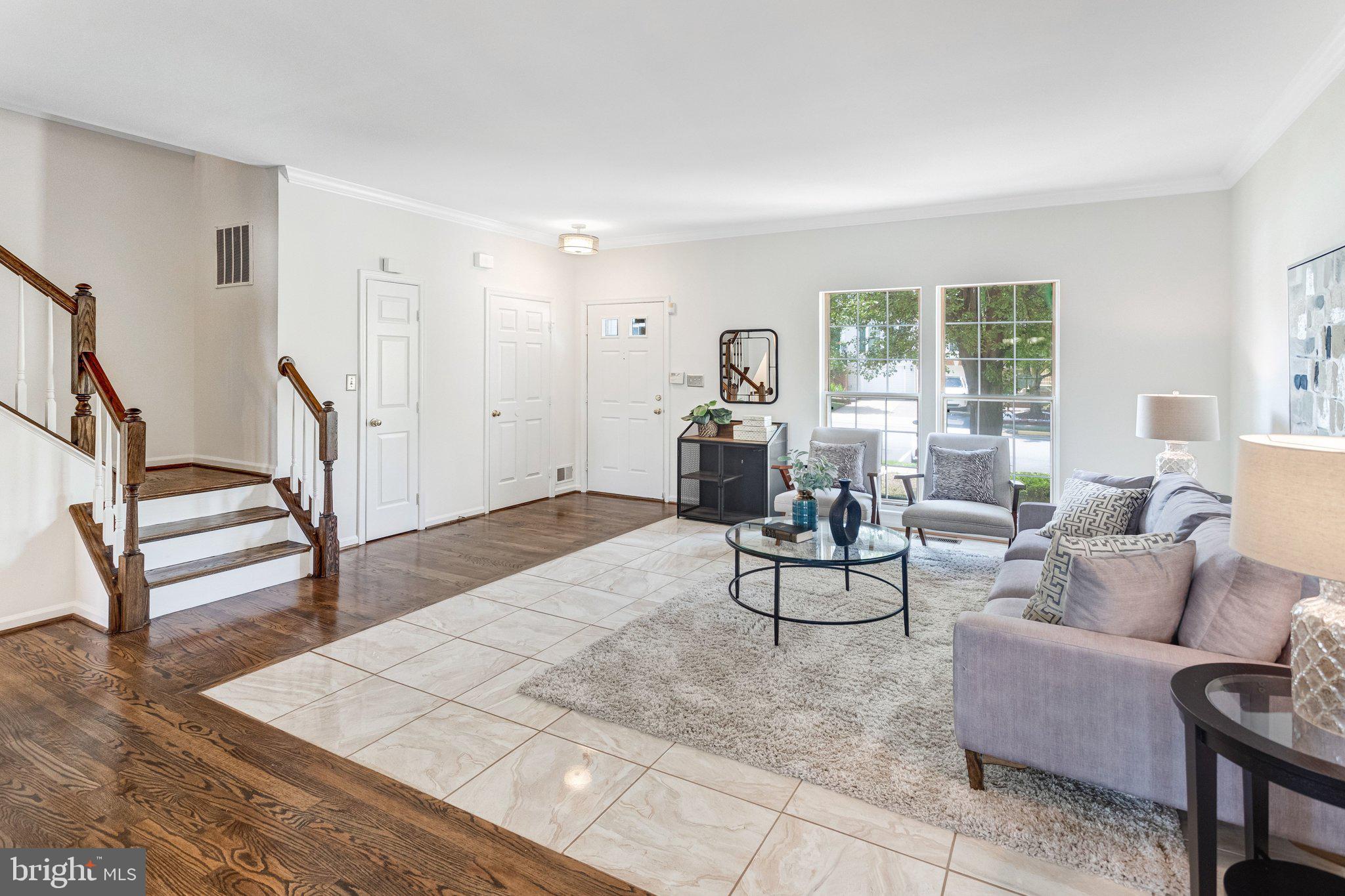 2562 GRAYTON LANE