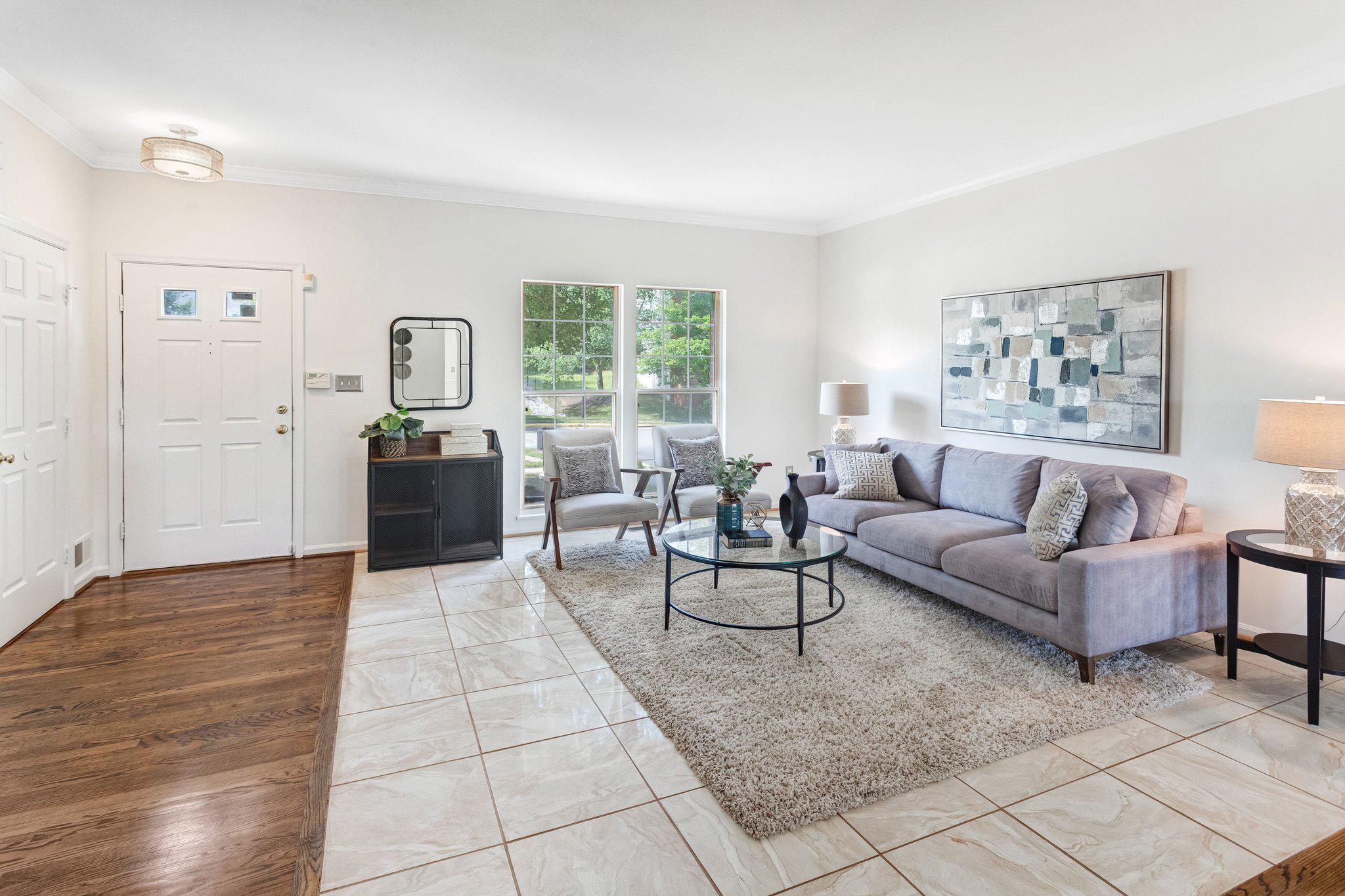 2562 GRAYTON LANE