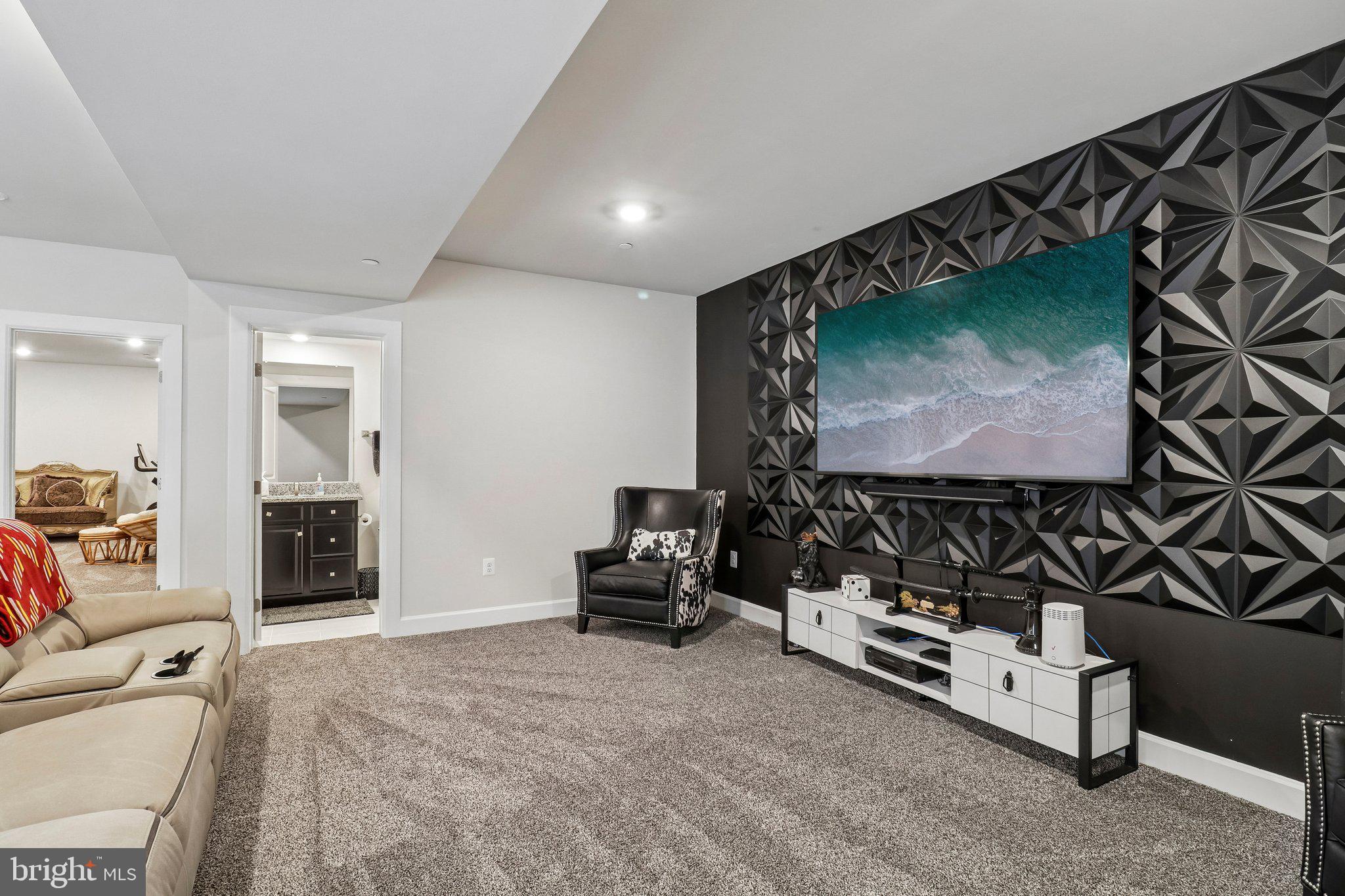 OAK CREEK CLUB - Residential