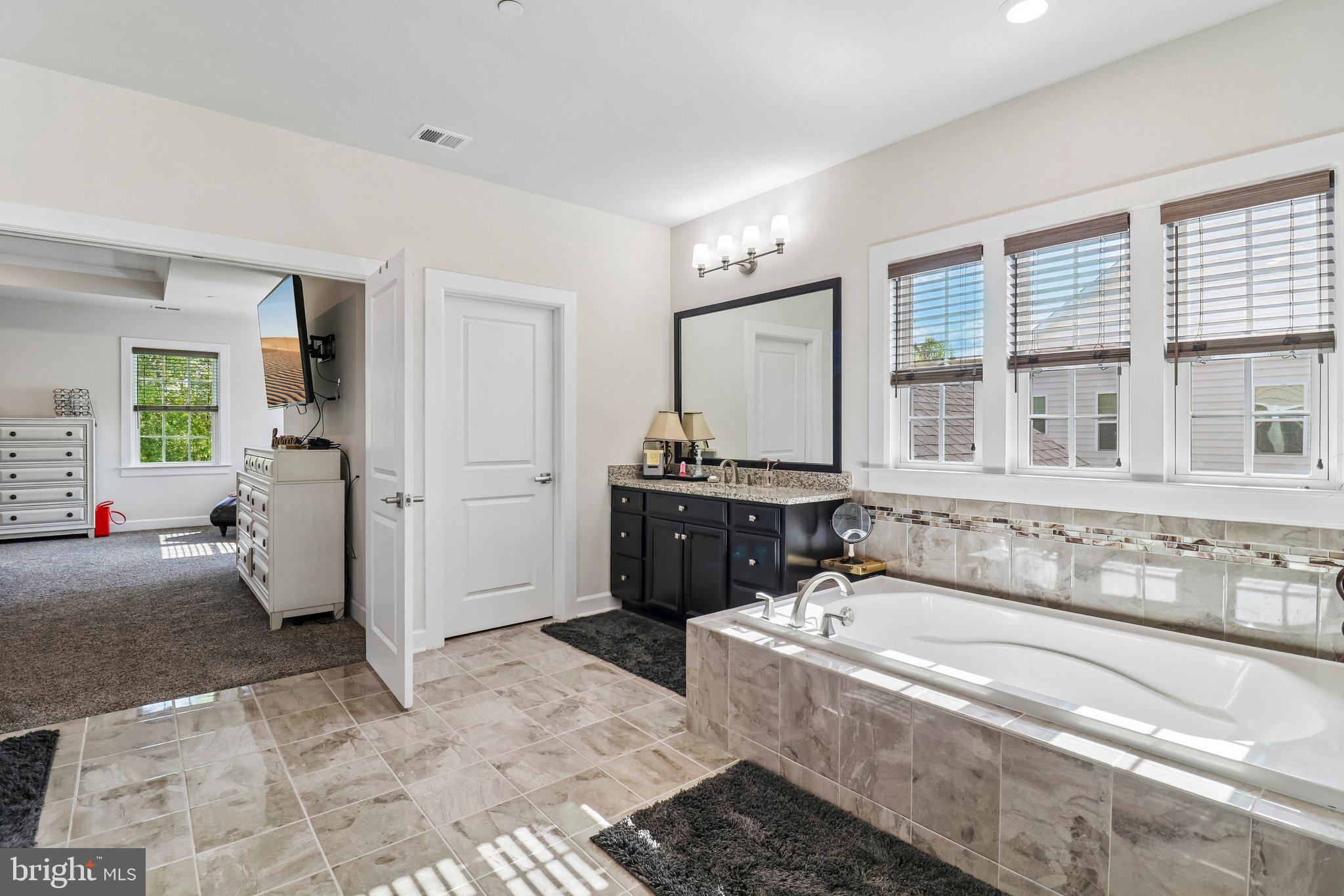 OAK CREEK CLUB - Residential