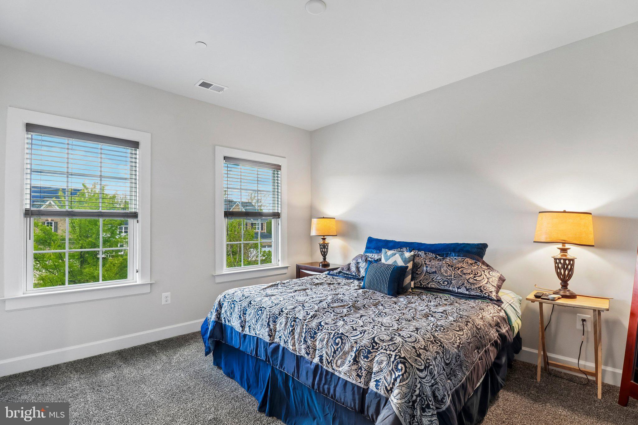 OAK CREEK CLUB - Residential
