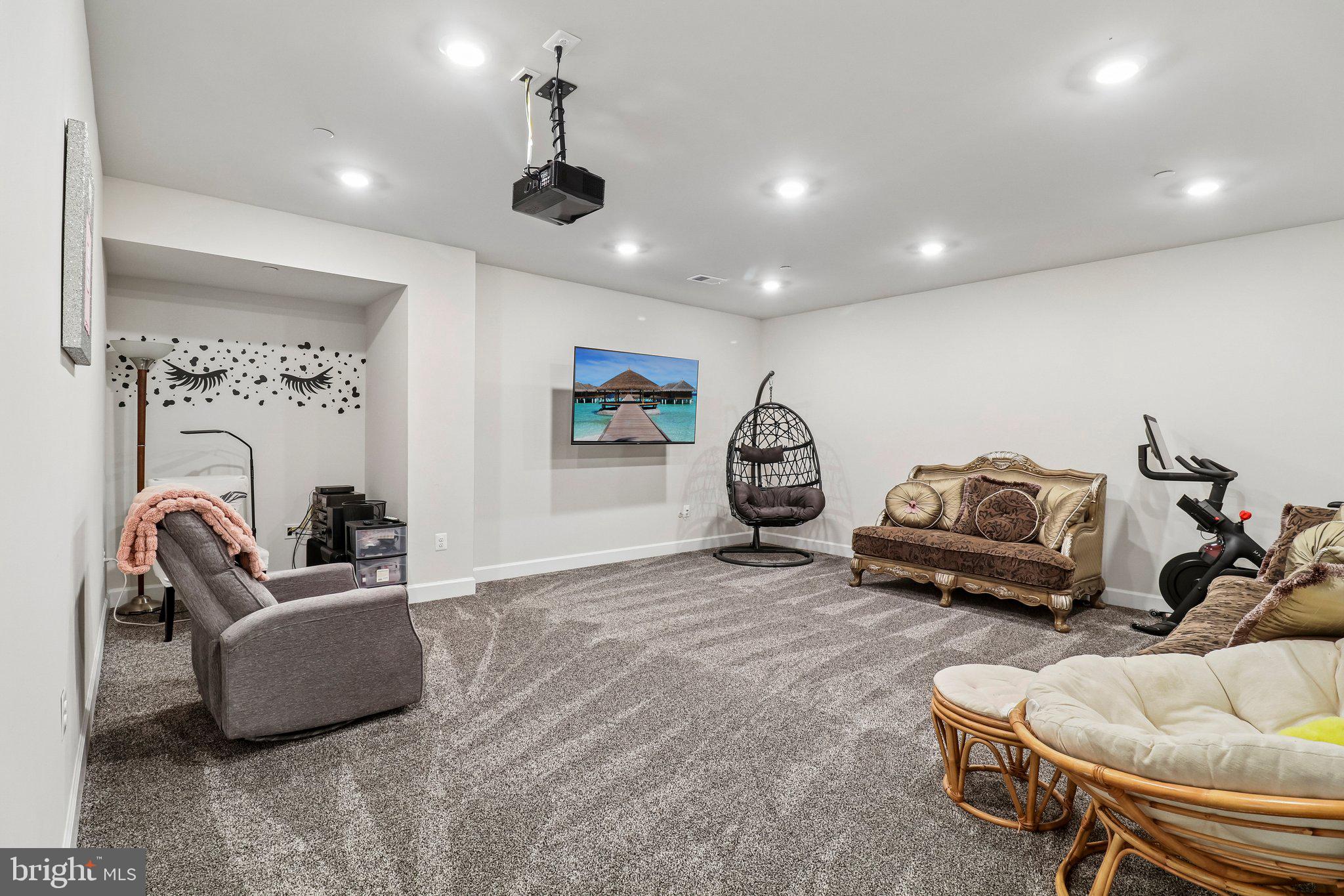 OAK CREEK CLUB - Residential