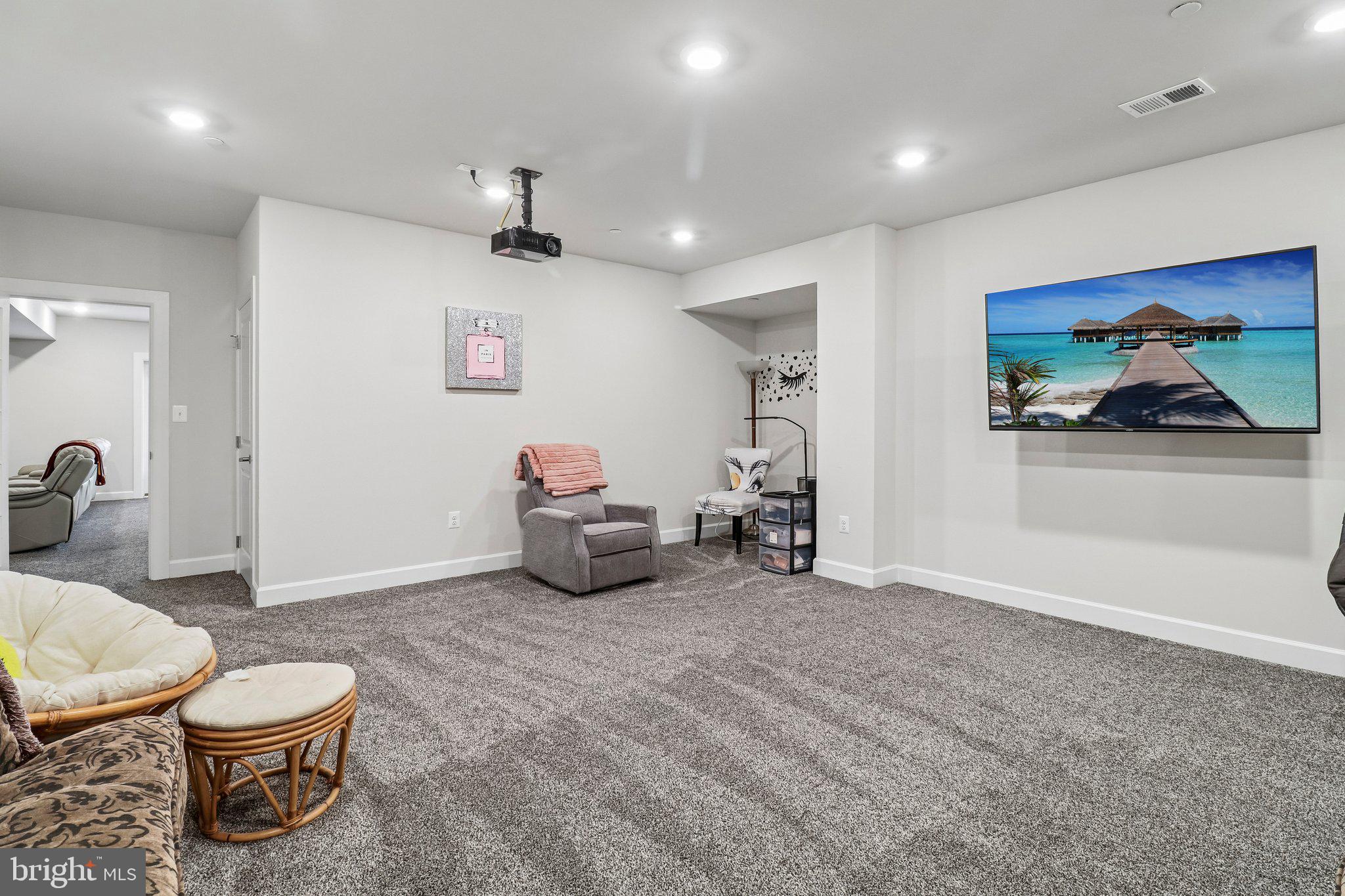 OAK CREEK CLUB - Residential