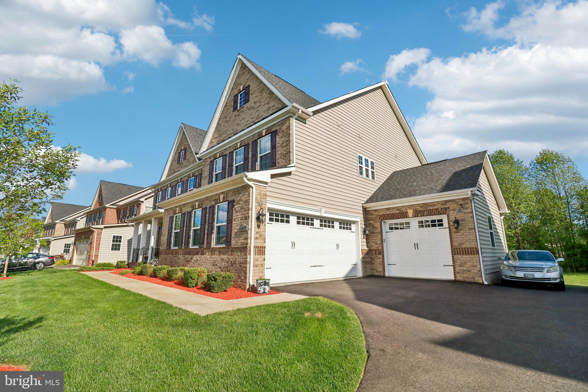 OAK CREEK CLUB - Residential