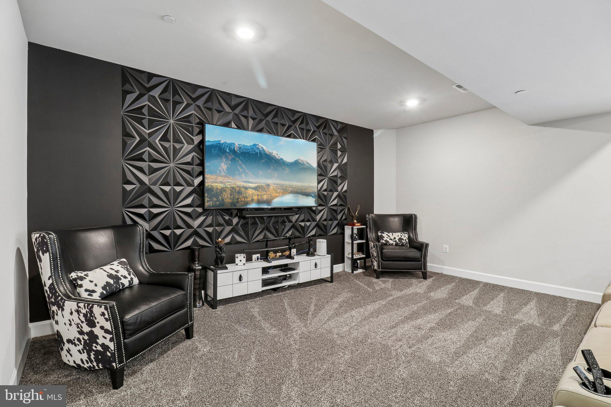OAK CREEK CLUB - Residential