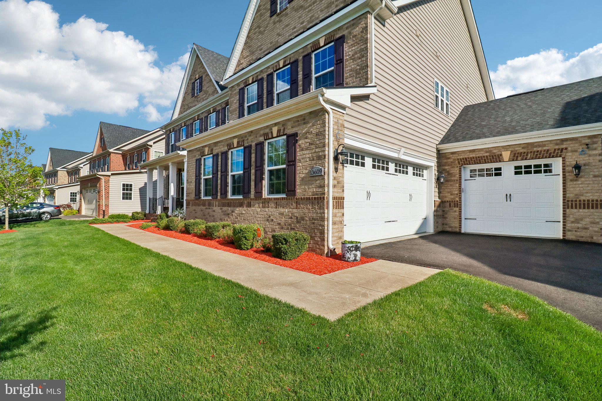 OAK CREEK CLUB - Residential
