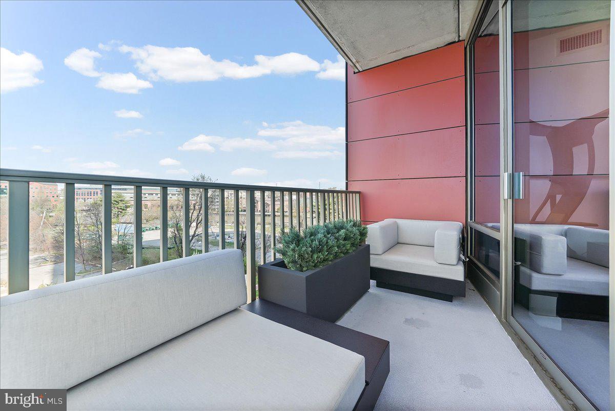 RIVER TOWER CHRIST L - Residential