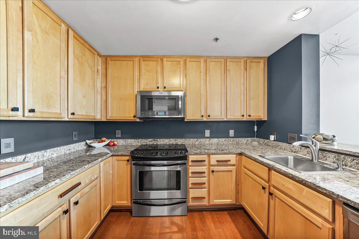 RIVER TOWER CHRIST L - Residential