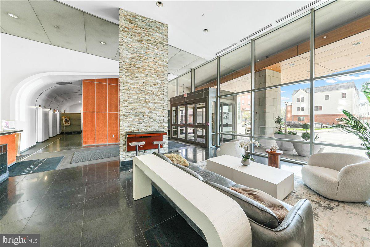 RIVER TOWER CHRIST L - Residential