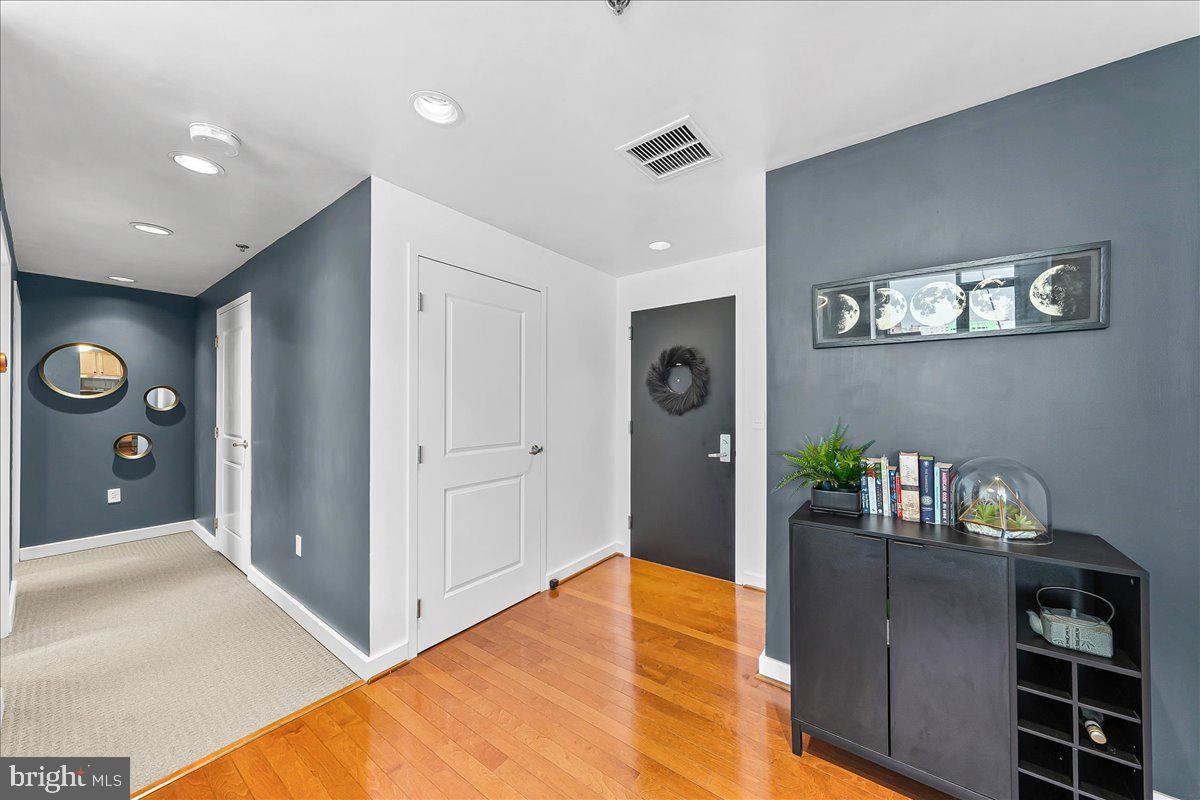 RIVER TOWER CHRIST L - Residential