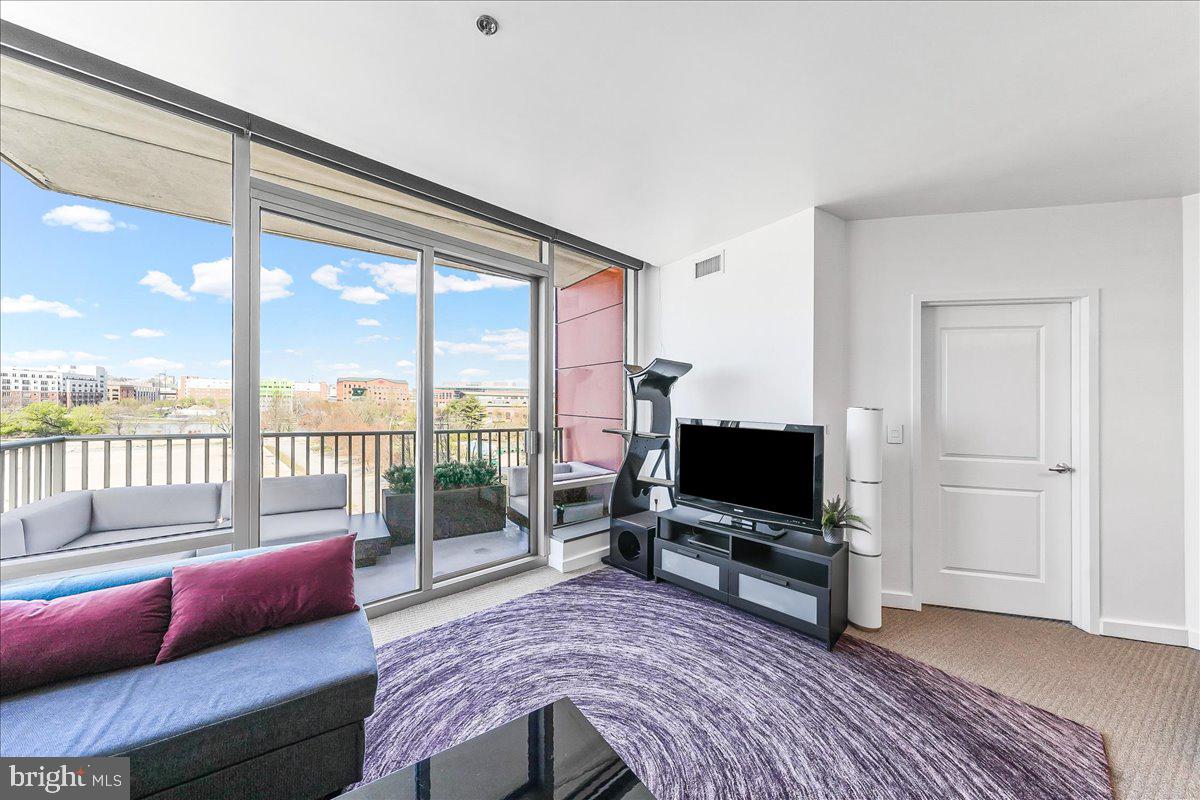 RIVER TOWER CHRIST L - Residential