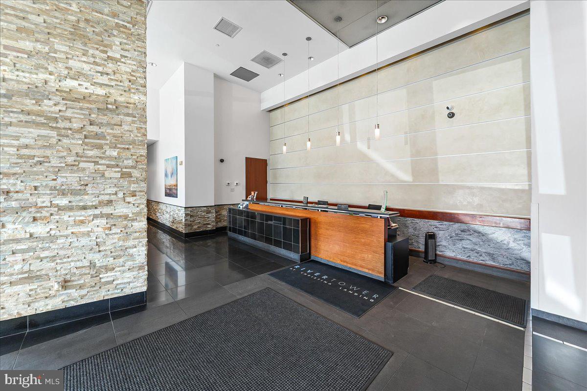 RIVER TOWER CHRIST L - Residential