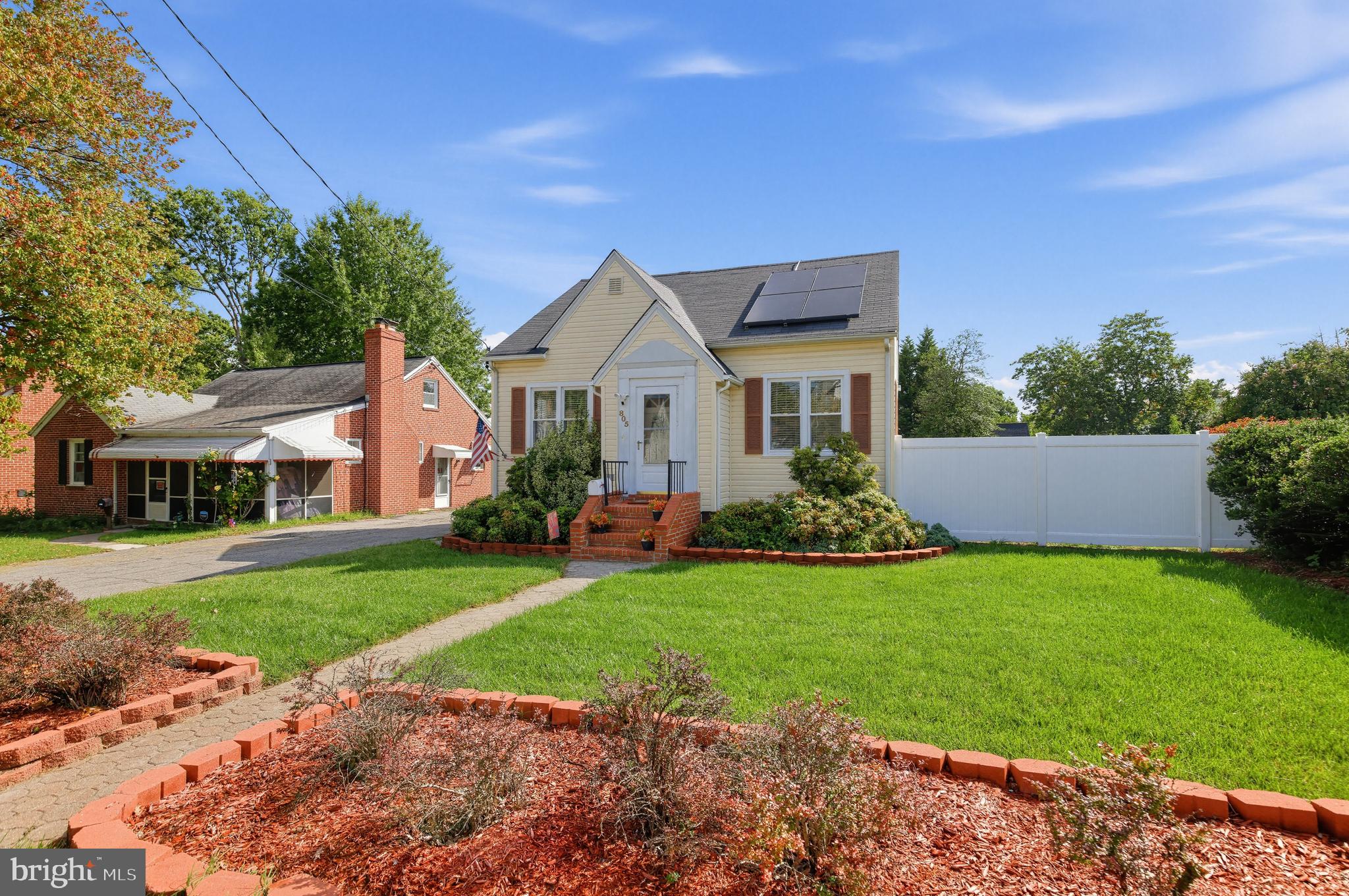 805 MACE AVENUE