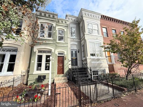 307 4TH STREET NE WASHINGTON DC 20002