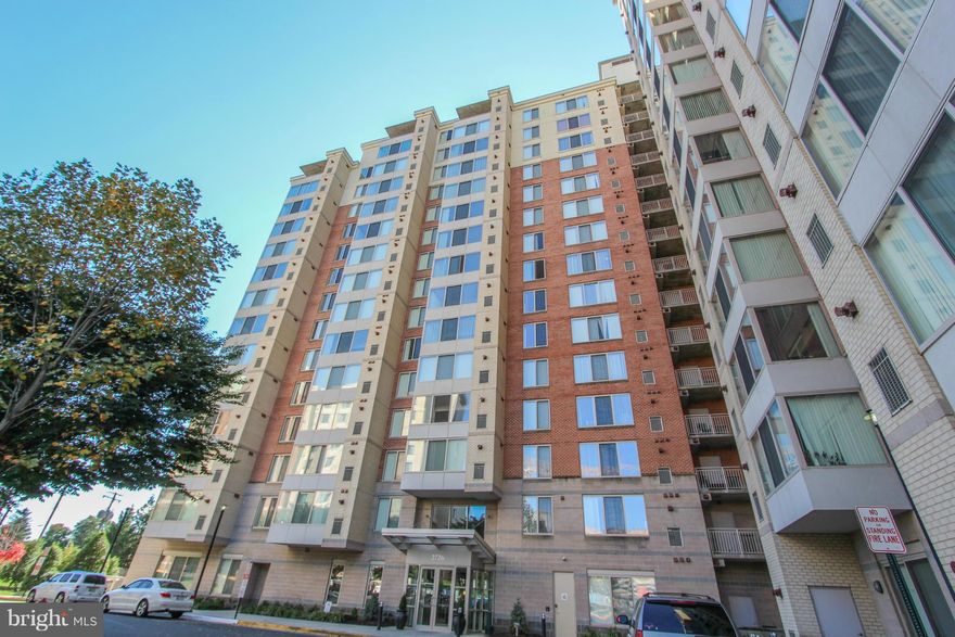 UNBELIEVABLE LOCATION! Walking distance to the NEW Merrifield Mosaic District & Dunn Loring Metro! Bright and Immaculate 1 bedroom condo. Light filled Living Room with Hardwood Floors, Kitchen with Granite counters and breakfast bar. Freshly painted and move in ready! Two garage parking spaces!