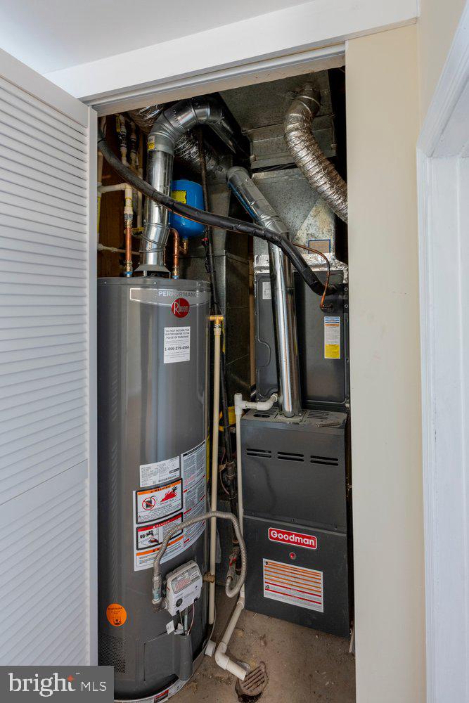 WINSLOW CHASE - Residential