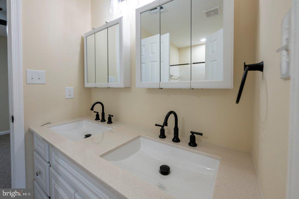 WINSLOW CHASE - Residential