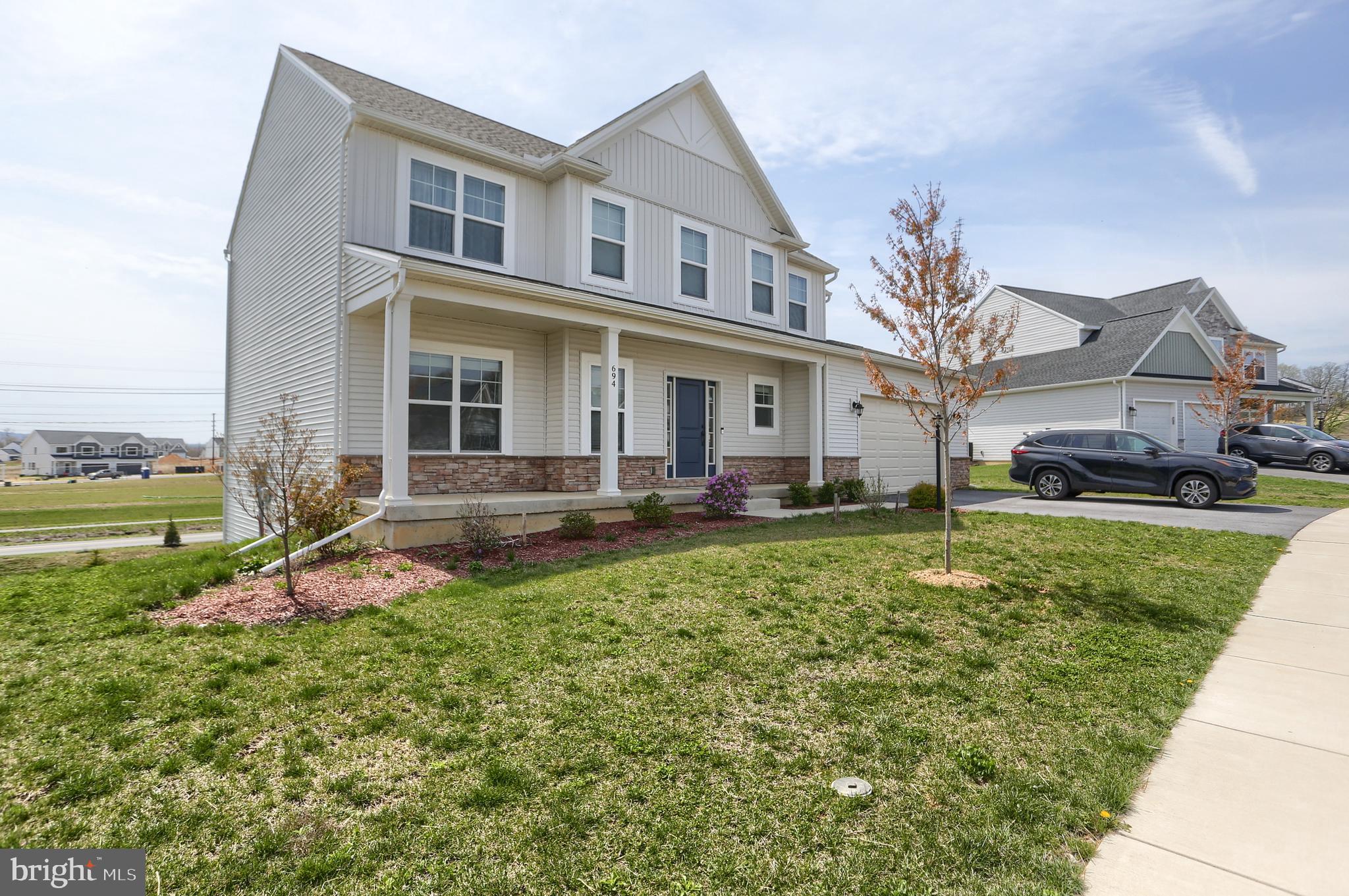 694 ASHWOOD LANE