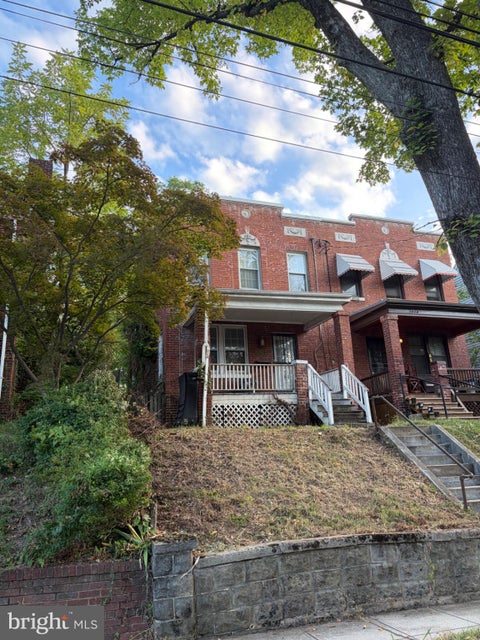 Townhouse For Sale - 2026 Hamlin Street<br/> WASHINGTON, DC 20018