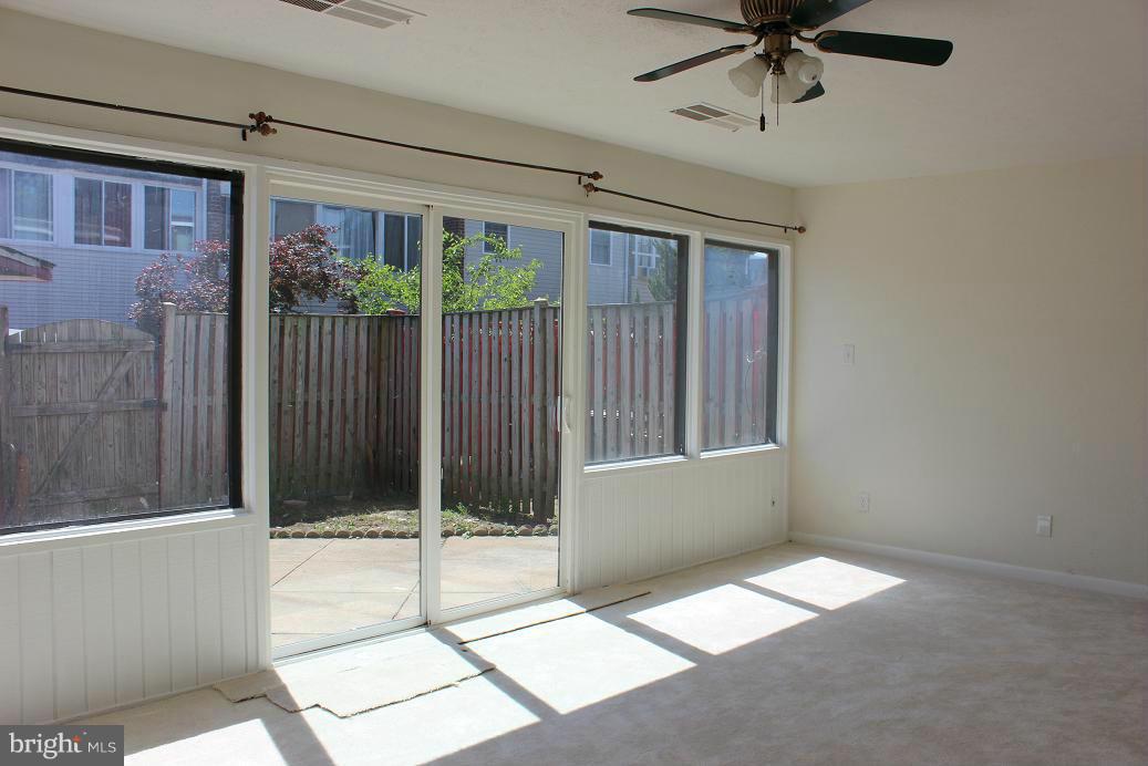 DULLES PARK TOWNHOUSES - Residential