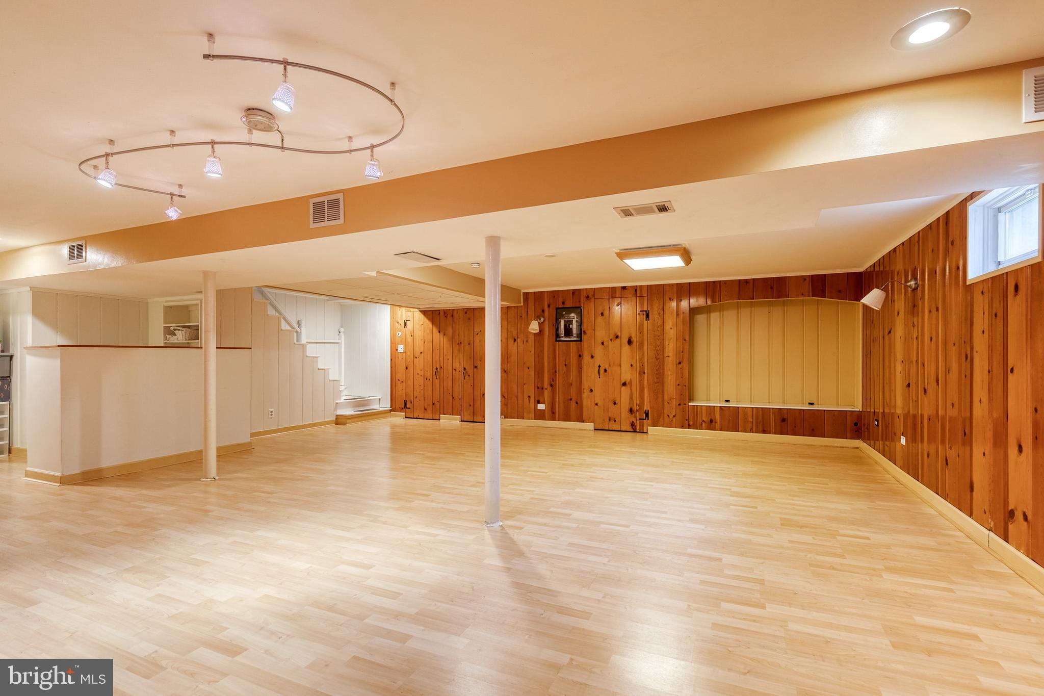 RUXTON HILL MANOR - Residential