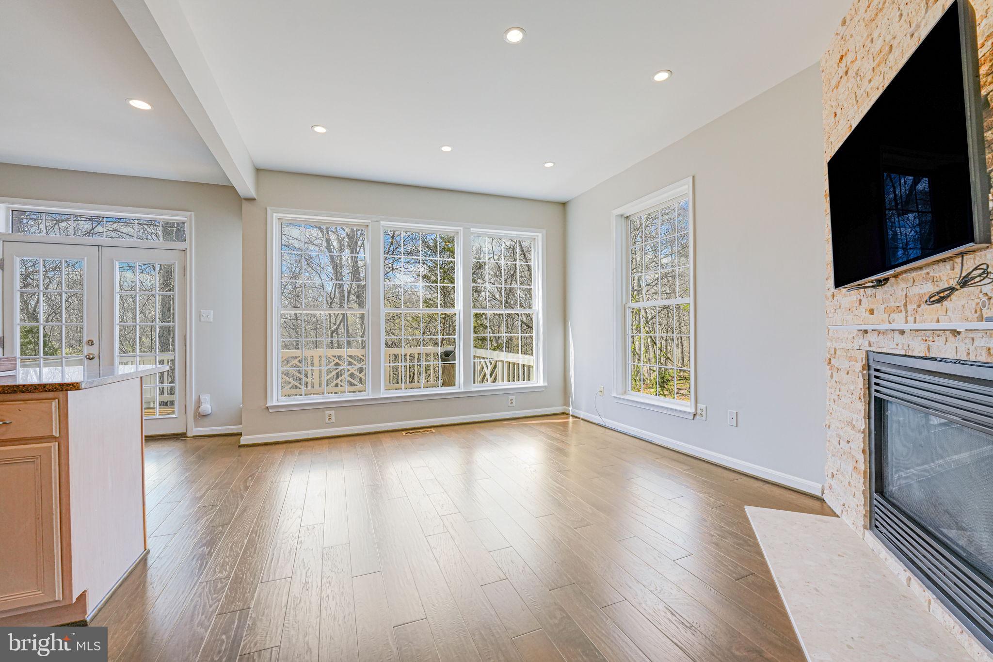 GREAT FALLS CHASE - Residential