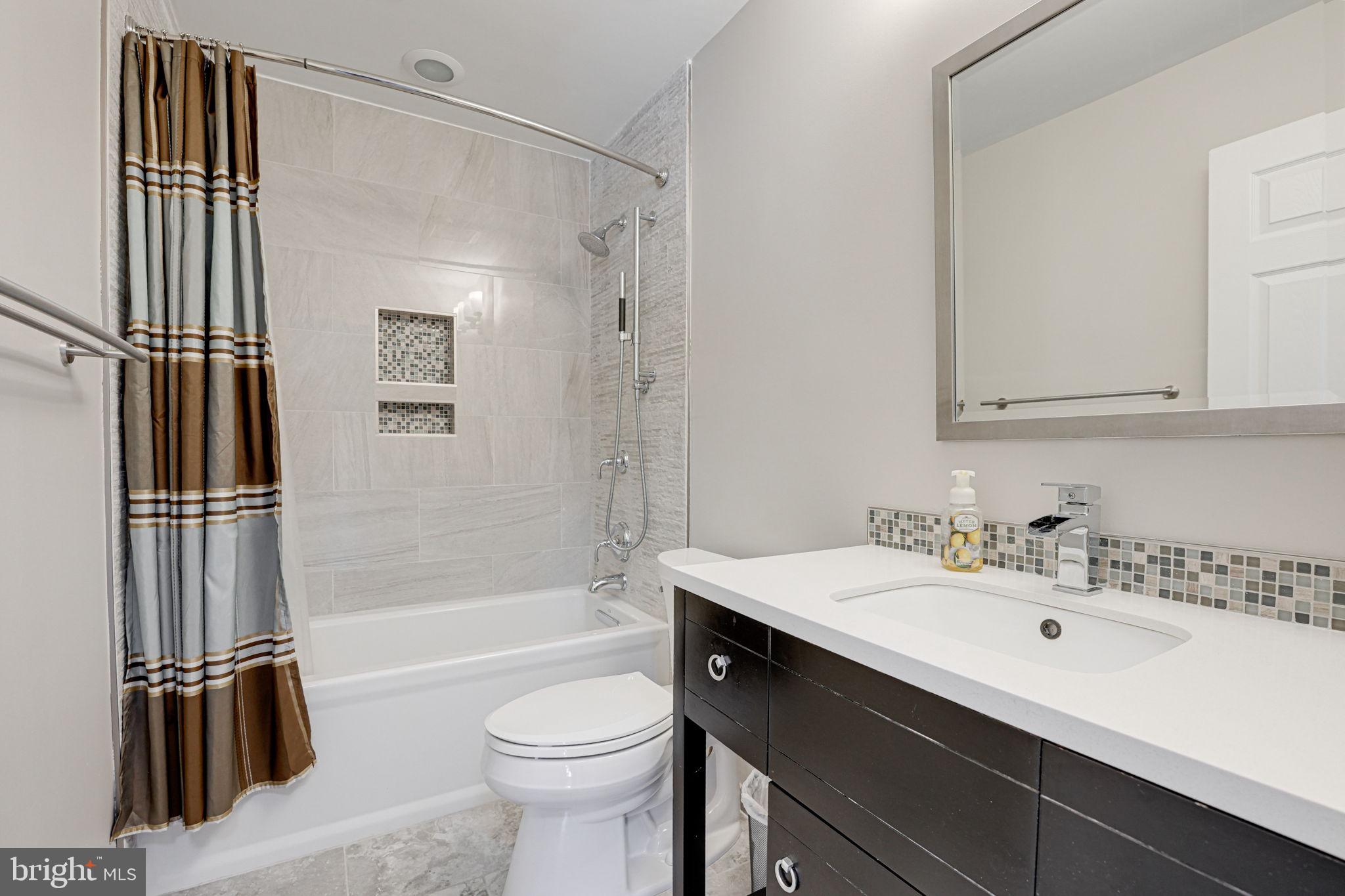 GREAT FALLS CHASE - Residential