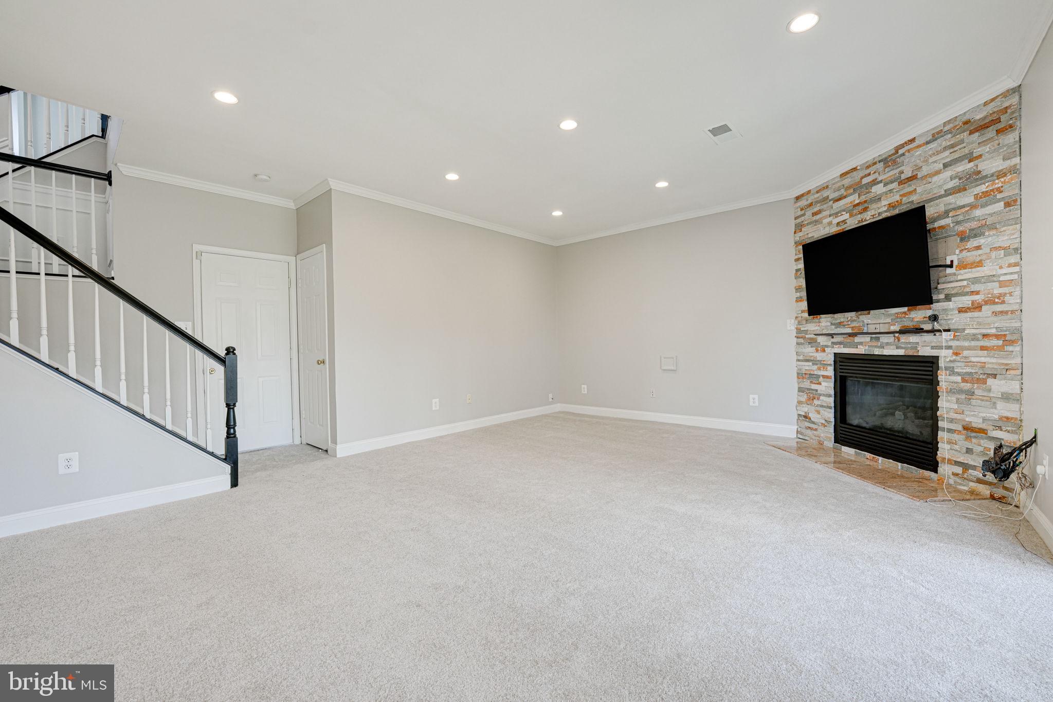 GREAT FALLS CHASE - Residential