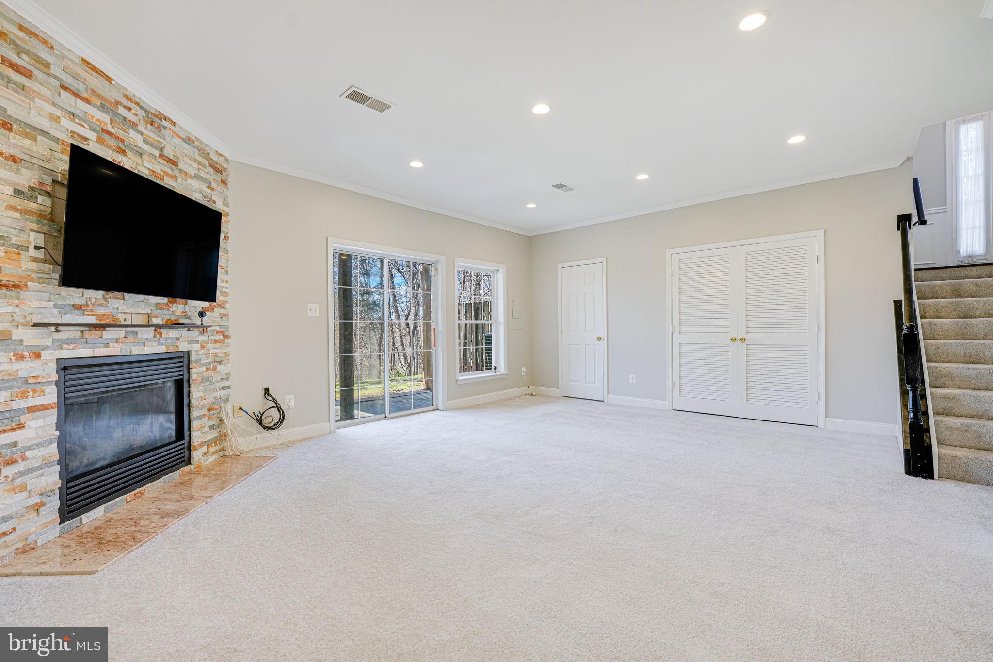 GREAT FALLS CHASE - Residential