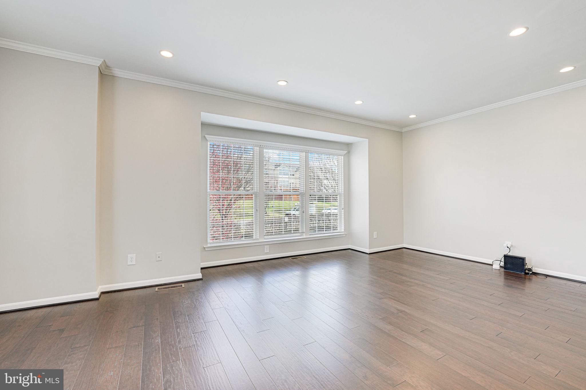 GREAT FALLS CHASE - Residential