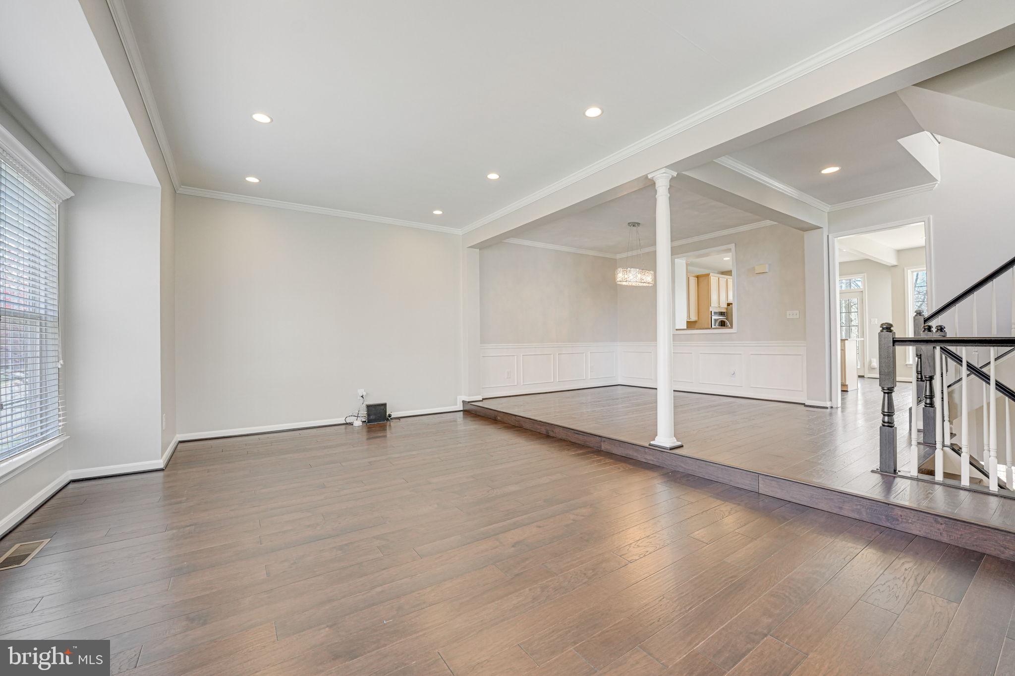 GREAT FALLS CHASE - Residential