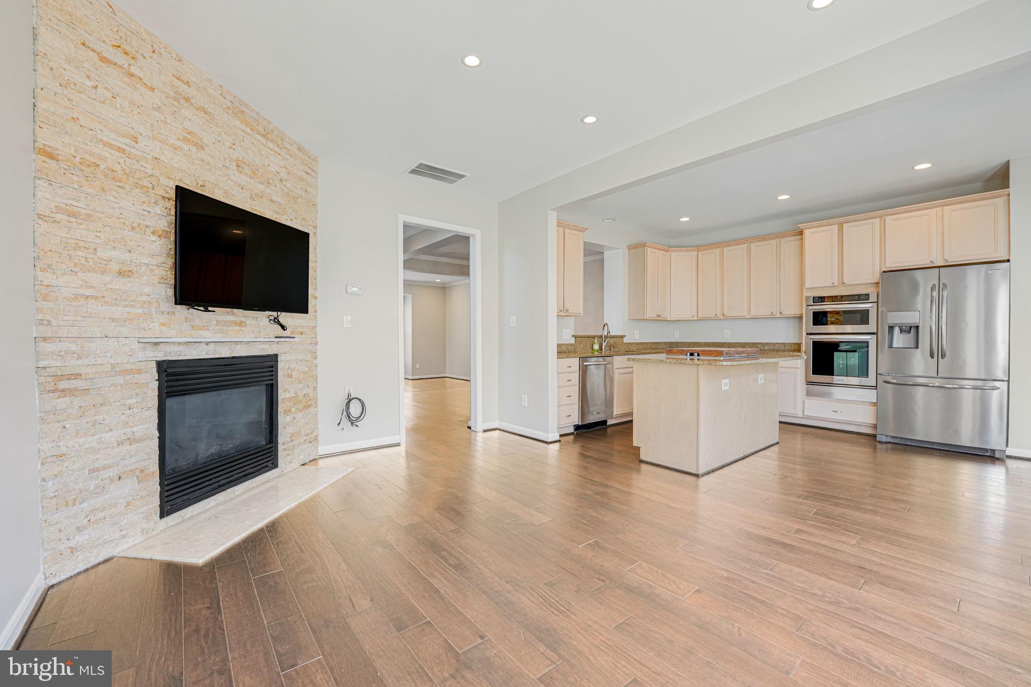 GREAT FALLS CHASE - Residential