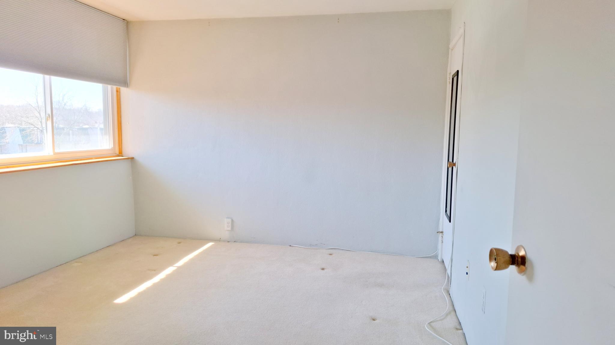 SPRING MOUNT SUMMI - Residential Lease