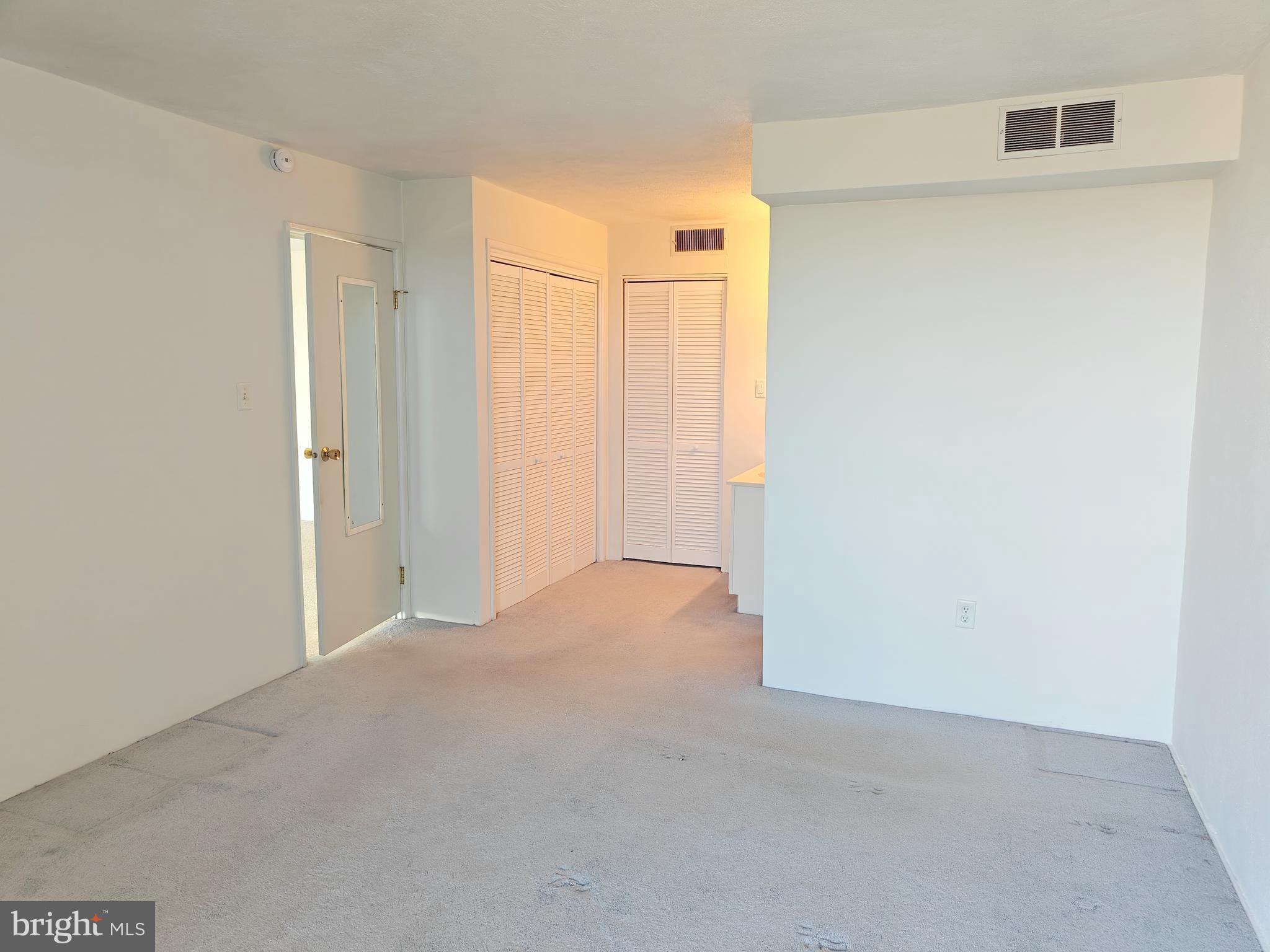 SPRING MOUNT SUMMI - Residential Lease