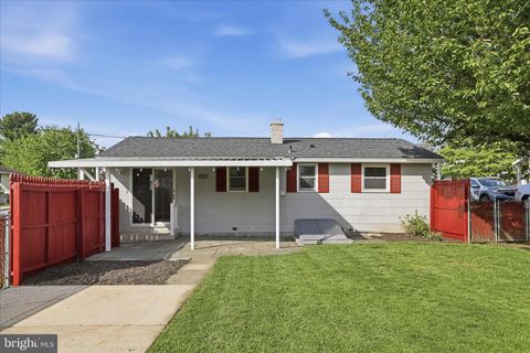 Tiny photo for 700 Georgia Avenue, HAGERSTOWN, MD 21740 (MLS # MDWA2036644)