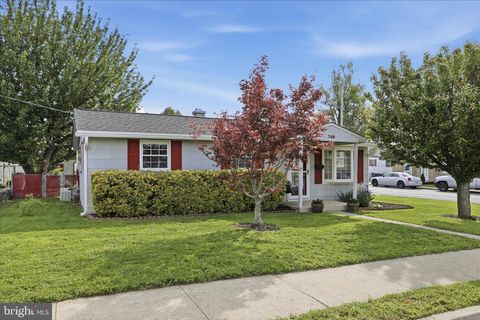 Tiny photo for 700 Georgia Avenue, HAGERSTOWN, MD 21740 (MLS # MDWA2036644)