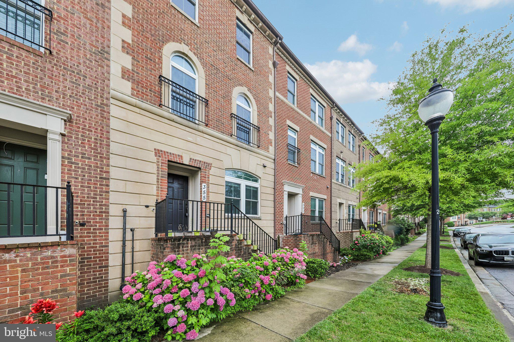 355 PARKVIEW AVENUE