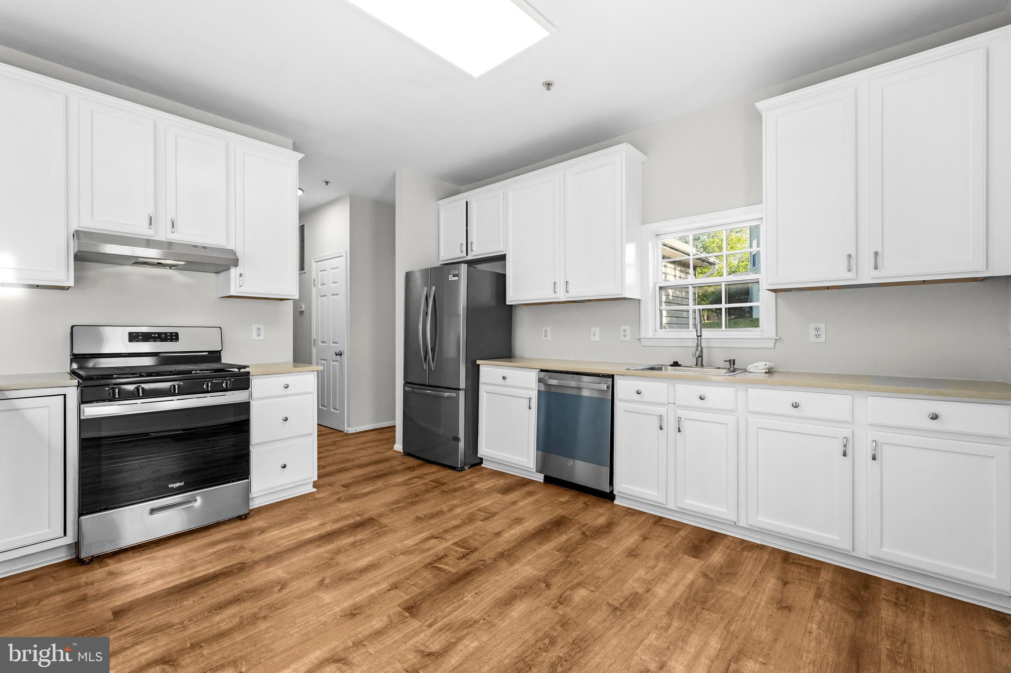 HAWTHORNE HILL - Residential