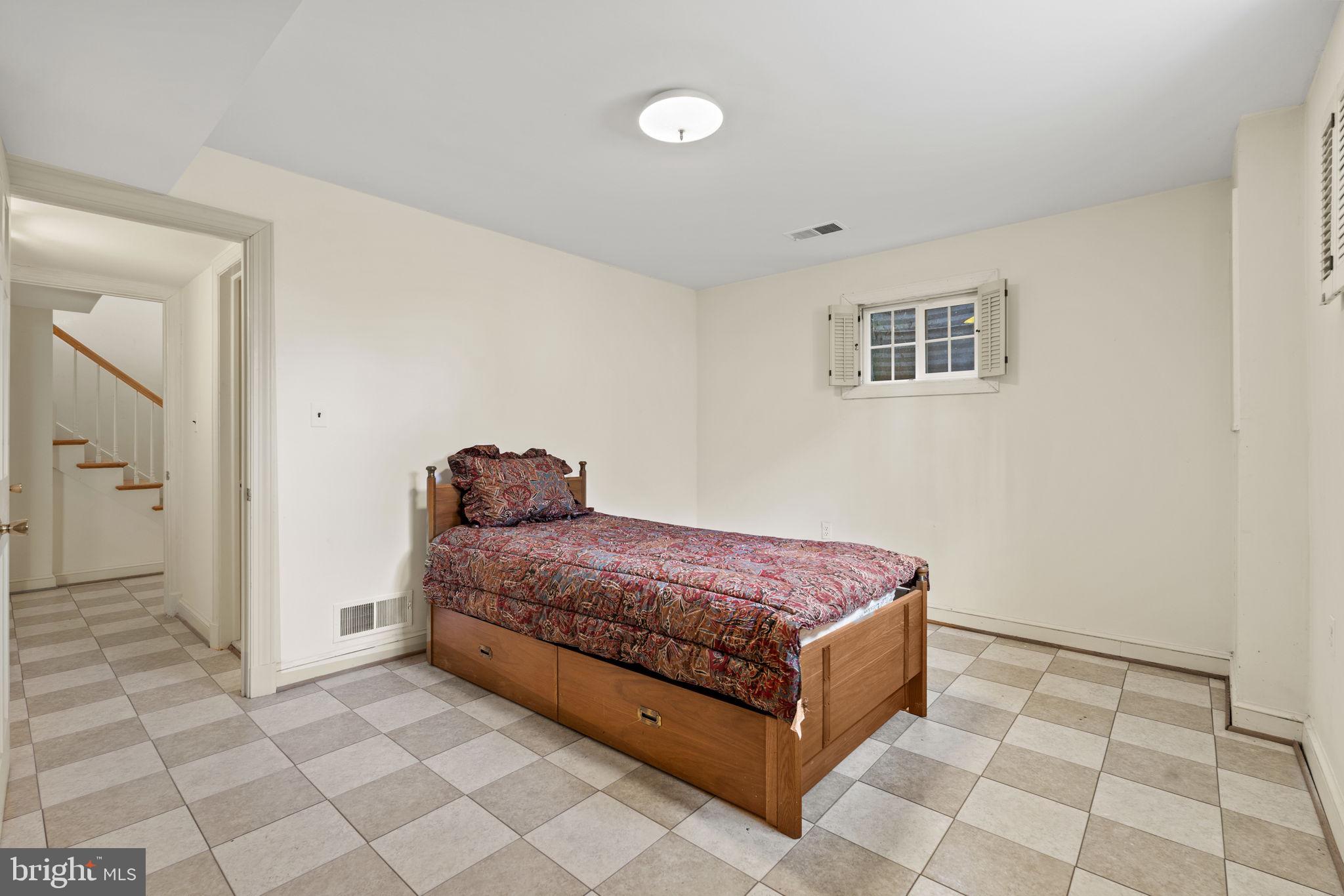 MCAULEY PARK - Residential