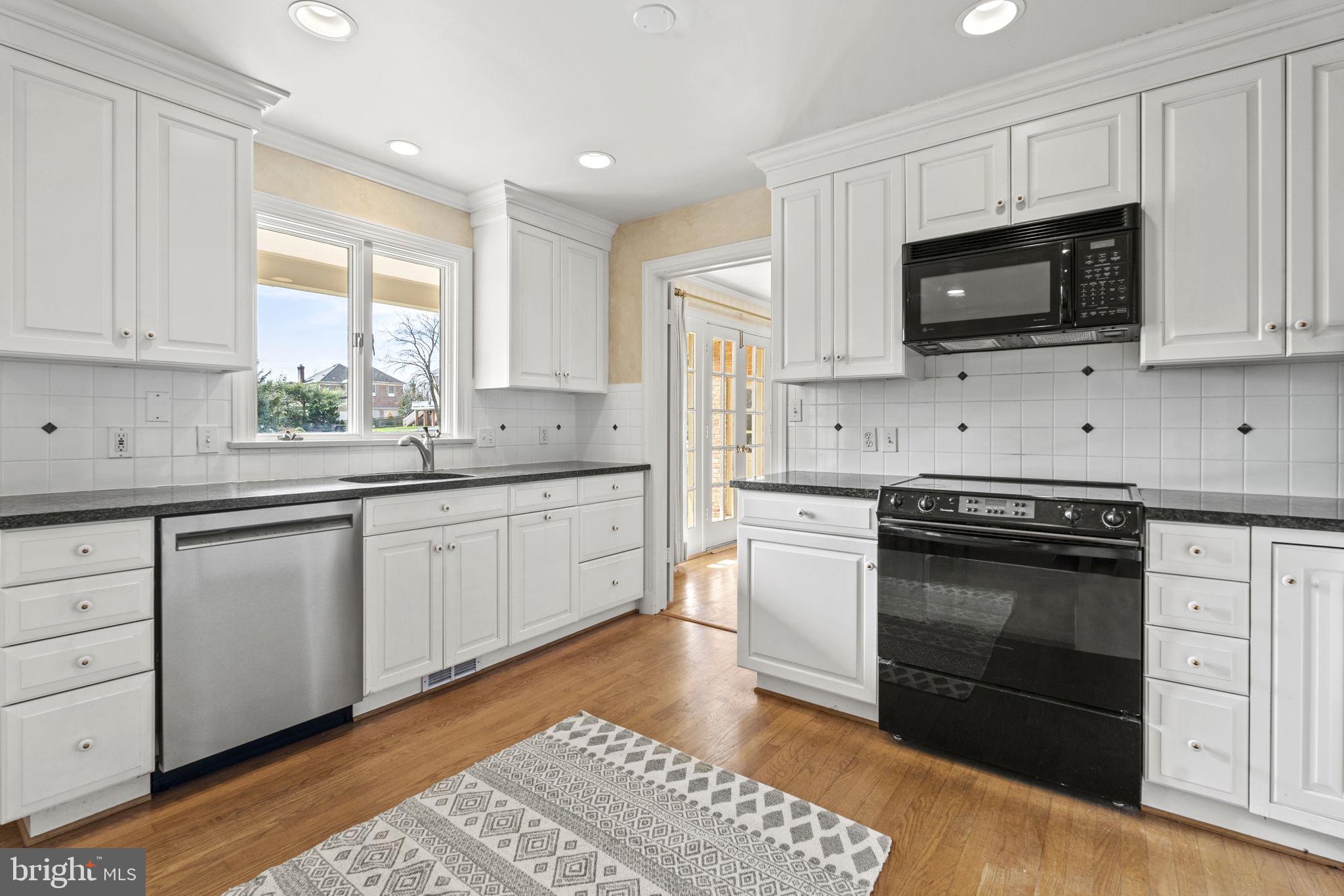 MCAULEY PARK - Residential