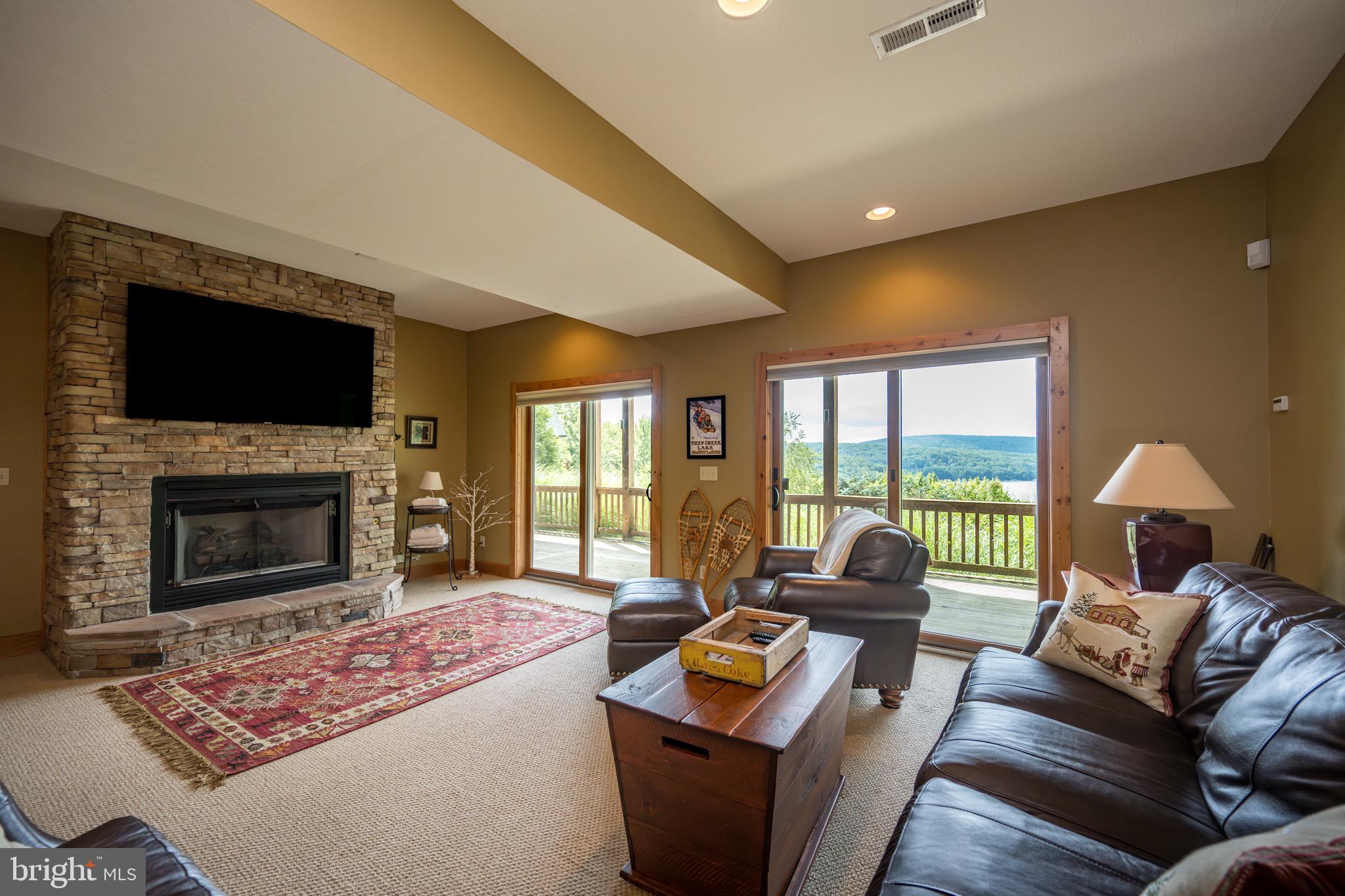 SOUTHRIDGE - Residential