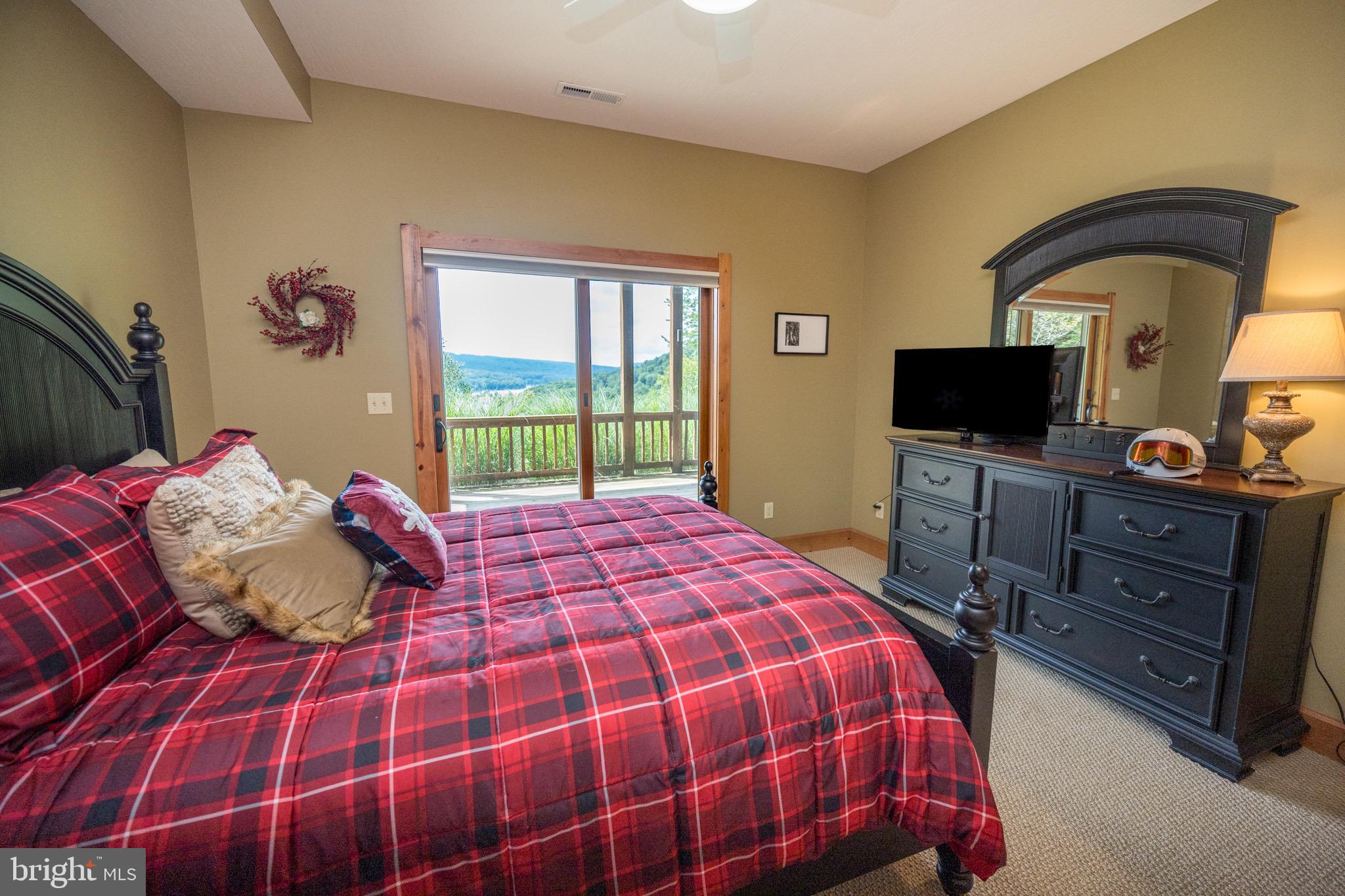 SOUTHRIDGE - Residential