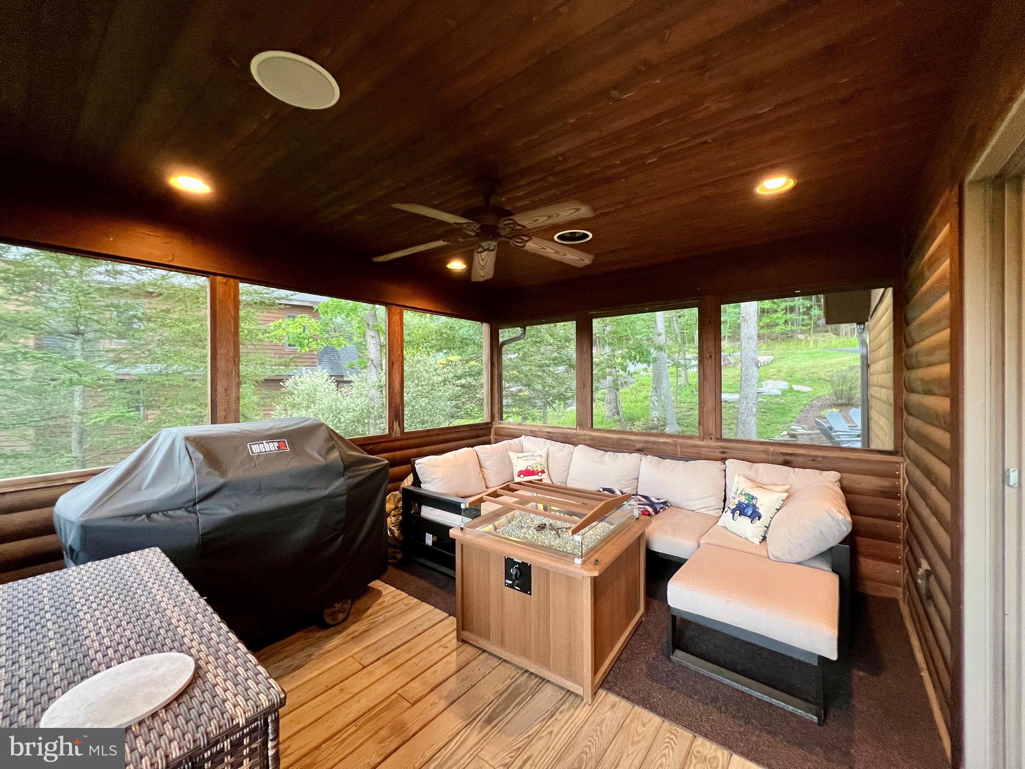 SOUTHRIDGE - Residential