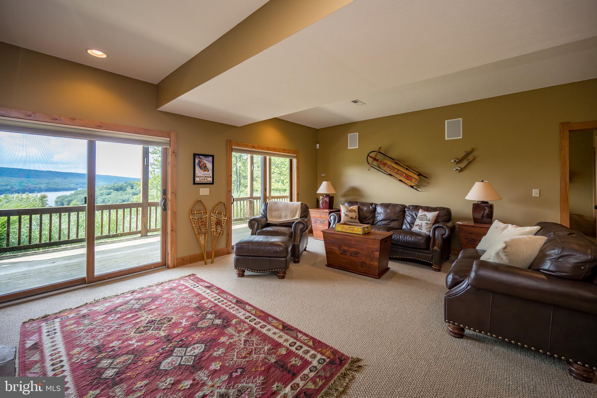 SOUTHRIDGE - Residential