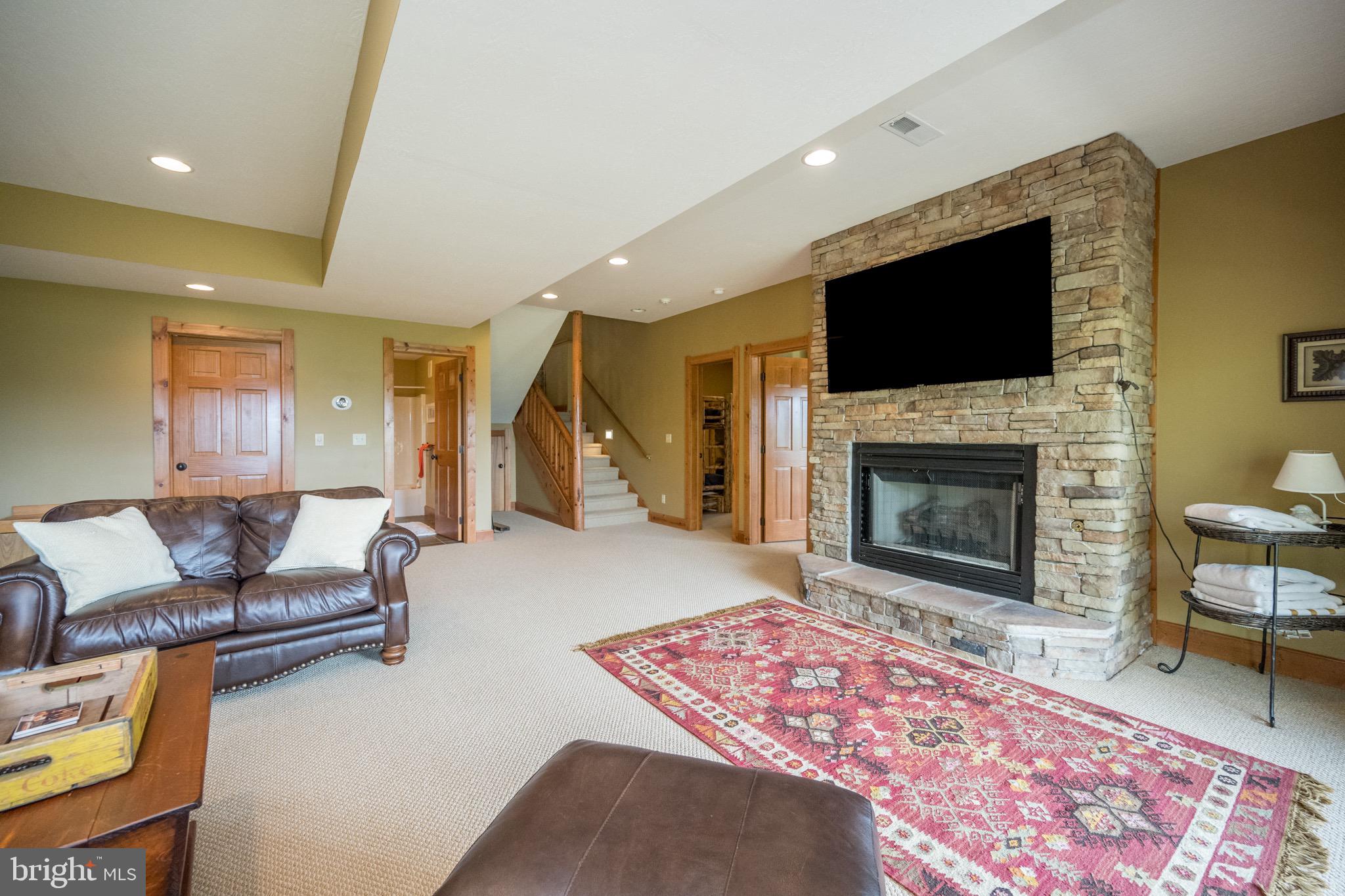 SOUTHRIDGE - Residential