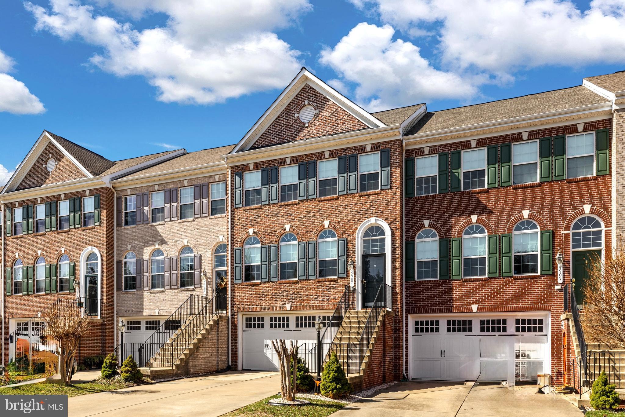 SADDLE RIDGE - Residential