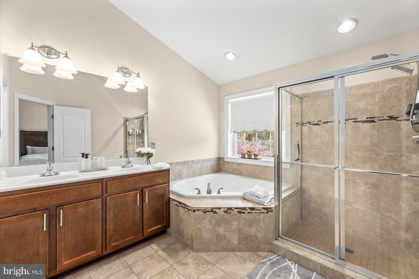 SADDLE RIDGE - Residential