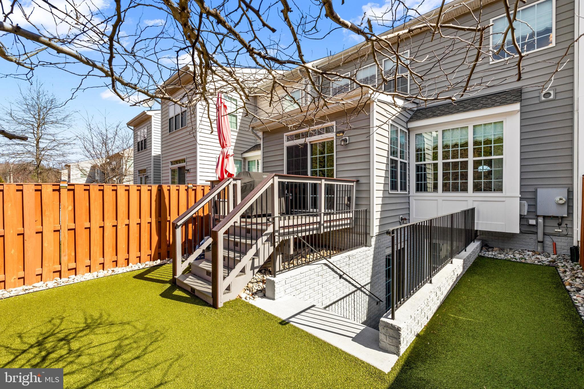 SADDLE RIDGE - Residential