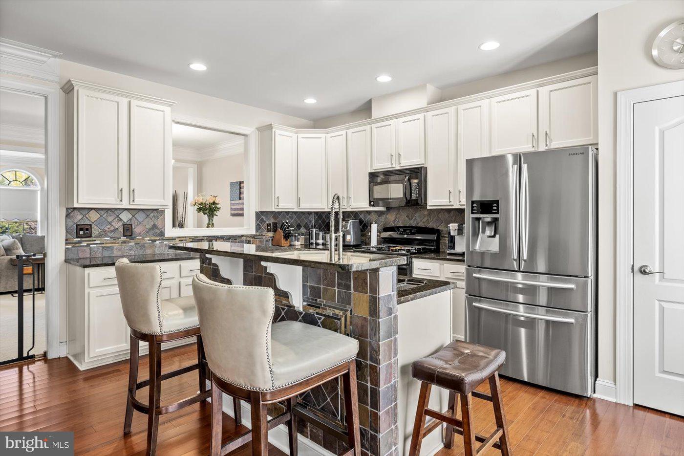 SADDLE RIDGE - Residential