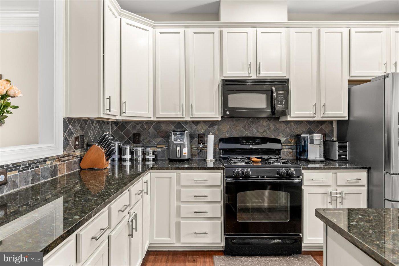 SADDLE RIDGE - Residential